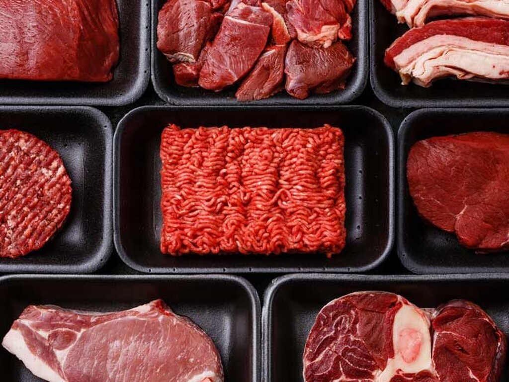 Καρκίνος του εντέρου: H καθημερινή κατανάλωση επεξεργασμένου κρέατος αυξάνει κατά 18% τον κίνδυνο.