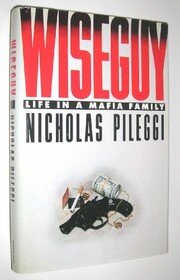 Wiseguy – Nicholas Pileggi

Είναι το βιβλίο από το οποίο ο Martin Scorsese εμπνεύστηκε την ιστορία για το Goodfellas. Η ιστορία του Henry Hill δεν είναι η μυστική ζωή ενός μαφιόζου, αλλά η καθημερινότητά του και ο τρόπος λειτουργίας, σε σημείο που έδειξε ότι γκάνγκστερ θα μπορούσε να είναι και ο άνθρωπος της διπλανής πόρτας. To Wiseguy αποτέλεσε βάση και για μετέπειτα ιστορίες, όπως εκείνη του Donnie Brasco και των Sopranos.