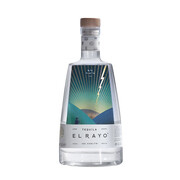 El Rayo Plata Tequila, ίσως η πιο αρωματική της λίστας. Τα αρώματα βοτάνων που αναδύονται μπορούν να ντροπιάσουν πολλά premium gins που περηφανεύονται για τη βοτανικότητά τους. 