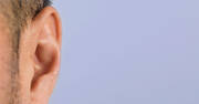 Όταν, λοιπόν, κάποιος είναι στα 80 του έχει περισσότερα κύτταρα στα αυτιά και τη μύτη του, απ’ ό,τι στα 20», διευκρινίζει ο Δρ Neinstein, συμπληρώνοντας ότι αυτός είναι και ο λόγος που οι ηλικιωμένοι φαίνεται να έχουν μεγαλύτερα αυτιά και μύτες.

