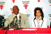 Michael Jordan και Juanita Vanoy
168 εκατομμύρια δολάρια 