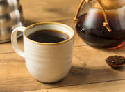 Τα αποτελέσματα έδειξαν ότι, σε σύγκριση με όσους δεν κατανάλωναν ποτέ ροφήματα καφέ, οι καταναλωτές καφέ είχαν σημαντικό προβάδισμα, έχοντας μειωμένο κίνδυνο εμφάνισης χρόνιας ηπατικής νόσου κατά 21%, κατά 20% χρόνιας ή λιπώδους ηπατοπάθειας και 49% θανάτου από χρόνια ηπατική νόσο.

