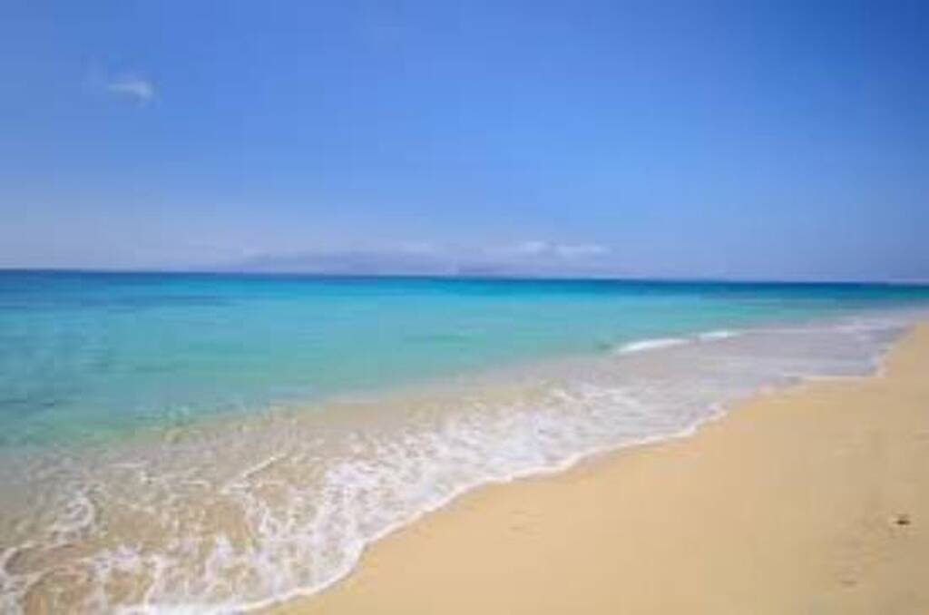 Νάξος: Το Καστράκι είναι η πιο ήρεμη και κρυστάλλινη παραλία του νησιού