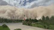 Μία ολόκληρη πόλη χάθηκε μέσα σε ένα κολοσσιαίο σύννεφο σκόνης