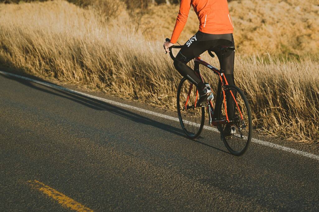 Η ποδηλασία είναι ένας δημοφιλής τρόπος αερόβιας γυμναστικής που καίει θερμίδες ενώ ενισχύει τους μυς των ποδιών. Περισσότερο από το ένα τρίτο των Αμερικανών οδηγεί ένα ποδήλατο, σύμφωνα με έρευνα της

