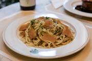 Spaghetti Aglio e Olio: με λάδι, σκόρδο, παρμεζάνα και αυγοτάραχο