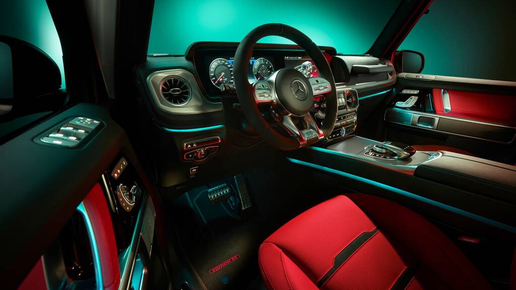 Οι συνδυασμοί χρωμάτων και υλικών στο εσωτερικό της G63 AMG Edition 55 είναι ένας φόρος τιμής στο παρελθόν και μια υπόσχεση για το μέλλον.