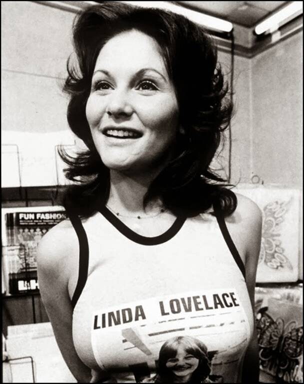 Το Βαθύ Λαρύγγι (πρωτότυπος τίτλος: Deep Throat) είναι αμερικανική πορνογραφική ταινία του 1972, σε σκηνοθεσία και σενάριο Τζέραρντ Νταμιανό, κατά τη διάρκεια της Χρυσής Εποχής του Πορνό. Πρωταγωνίστρια της ταινίας είναι η Λίντα Λόβλεϊς. Πρόκειται για μία από τις πρώτες πορνογραφικές ταινίες που εμπεριέχουν πλοκή, εξέλιξη χαρακτήρων, προσεγγίζοντας τις υψηλές παραγωγές των ταινιών. Η ταινία αυτή είναι μία από τις δημοφιλέστερες στο είδος της, αν και στην αρχή ήταν απαγορευμένη κι έγινε δικαστικό θέμα περί χυδαιότητας. Την πρώτη ταινία ακολούθησαν διάφορα remakes και σίκουελ.

