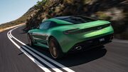 H νέα Aston Martin DB12 πιστεύει ότι είναι μια κατηγορία από μόνη της