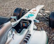 Το μονοθέσιο του Lewis Hamilton σε «αναζήτηση» πιλότου