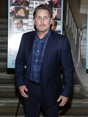 Emilio Estevez ως Keith "Two-Bit" Mathews