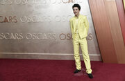 Το κοστούμι του Timothee Chalamet έβγαζε μάτι στη βραδιά των Όσκαρ