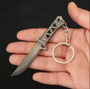 Το multitool μπρελόκ που κουβαλάς για πλάκα, και ξαφνικά κόβει το καλώδιο που σε κρατάει όμηρο.