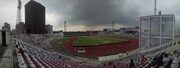 Bangabandhu Stadium (Dhaka): Αντί για γερανούς, υπάρχουν και κλουβιά. Τι προτιμάτε;
