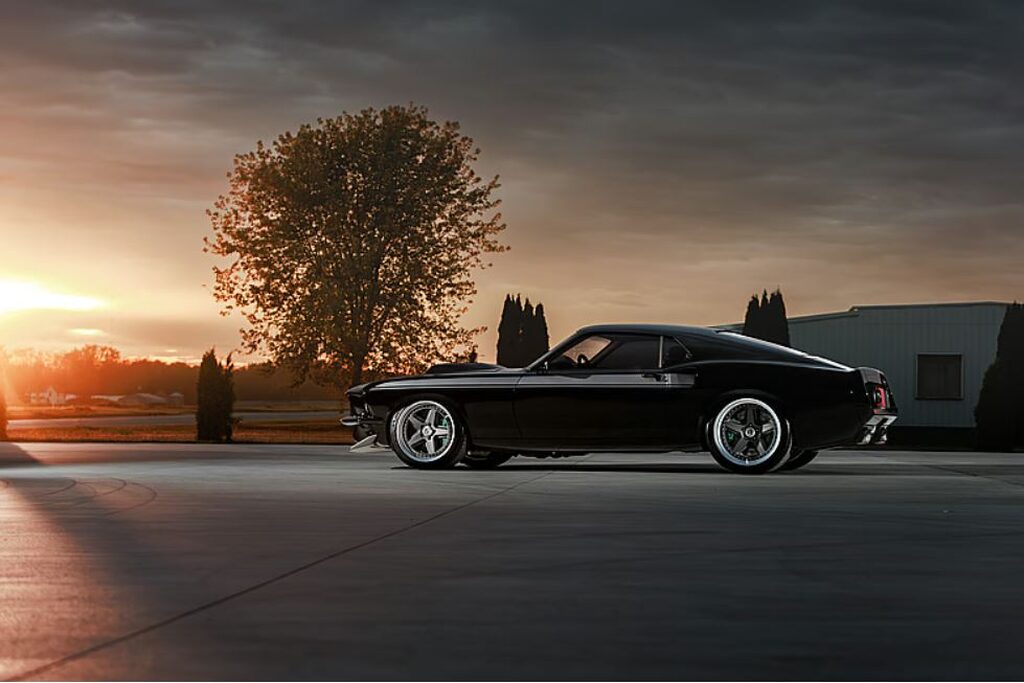 Το Custom «Kingpin» Ford Mustang Mach 1 του ’69 είναι ένας supervillain της ασφάλτου