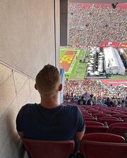 Τα χειρότερα καθίσματα στα γήπεδα που πληρώνεις για να… μην βλέπεις