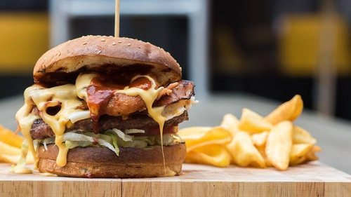 Την αυθεντική «αμερικανιά» στο burger θα την βρεις στο Brooklyn: Taste Factory