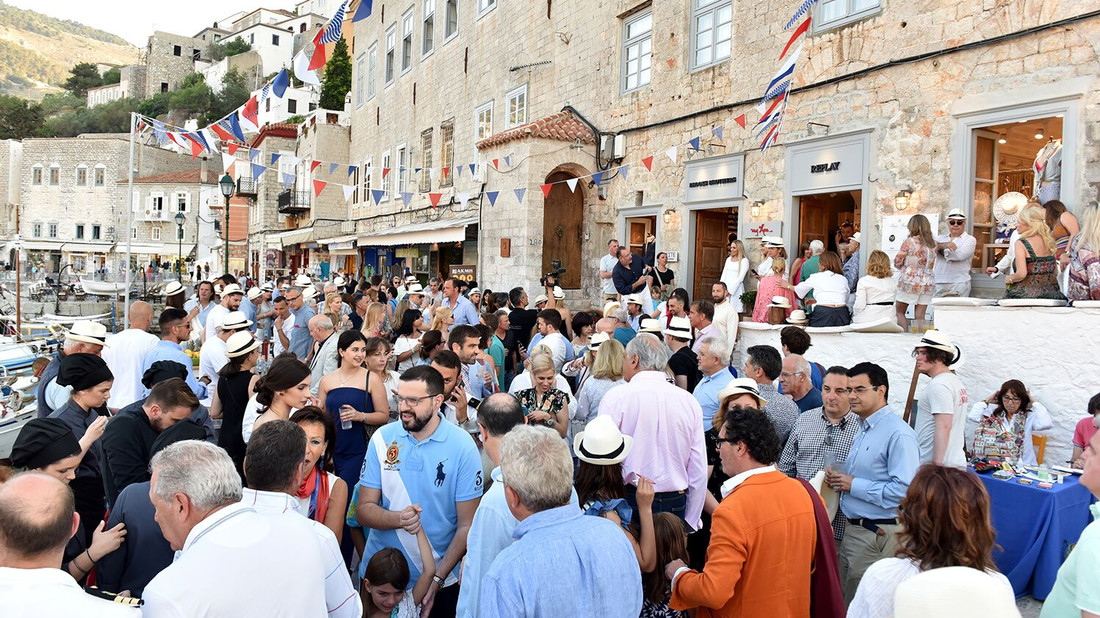 My Ύδρα Concept Store: Εγκαίνια με ένα λαμπερό opening event στην Ύδρα