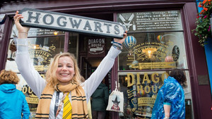 Ένα μαγαζάκι στο Εδιμβούργο ζωντανεύει όλο το σύμπαν του Χάρι Πότερ