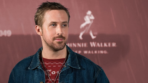 Το ατημέλητο κούρεμα του Ryan Gosling είναι βγαλμένο από το μέλλον