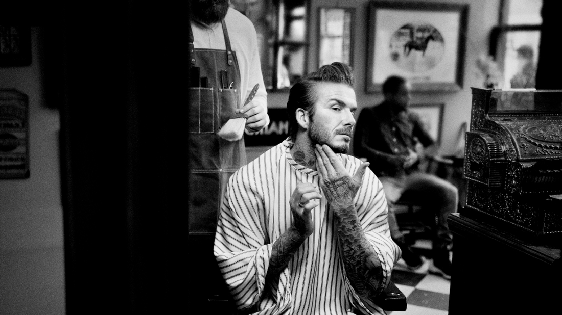 Ο David Beckham βγάζει σέντρα ακριβείας στο γήπεδο του grooming