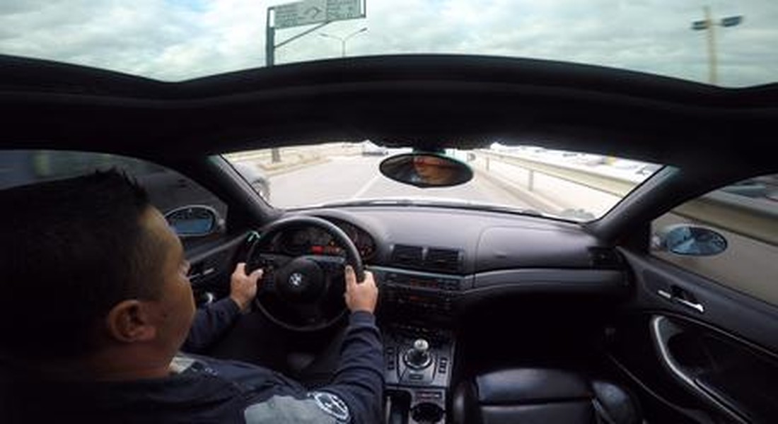 Άμπαλος αδερφός τρακάρει BMW Ζ4 στο παρθενικό της οδήγημα