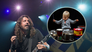 Μορτάκος 17 μηνών ακούει Foo Fighters και παίζει ντραμς