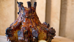 Pork Crown- Χοιρινό με σάλτσα bbq