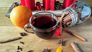 Glühwein ζεστό γλυκό κρασί