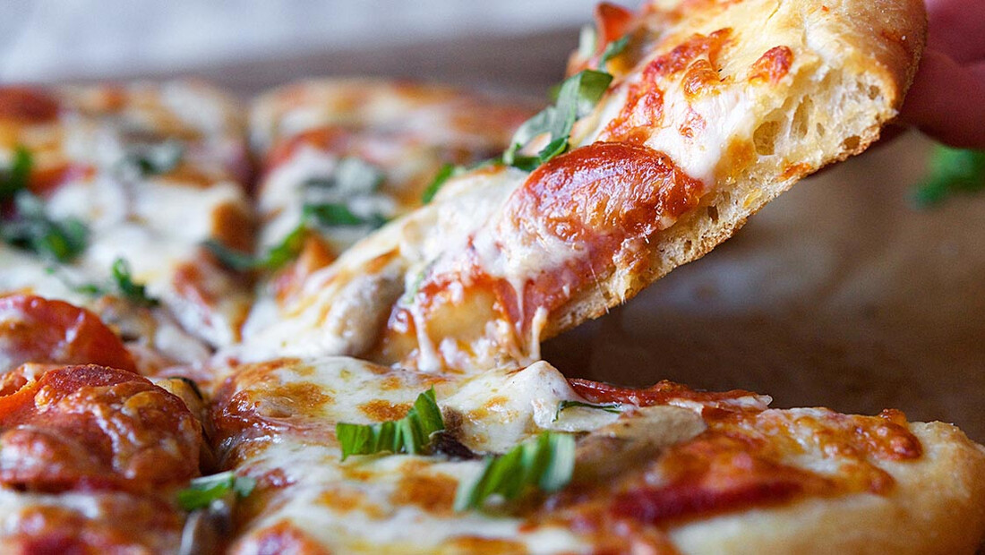 Ξέρεις πόσα στρέμματα πίτσας τρώνε καθημερινά οι Αμερικανοί;