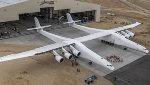 Μία ματιά στο μεγαλύτερο αεροπλάνο που δημιουργήθηκε ποτέ