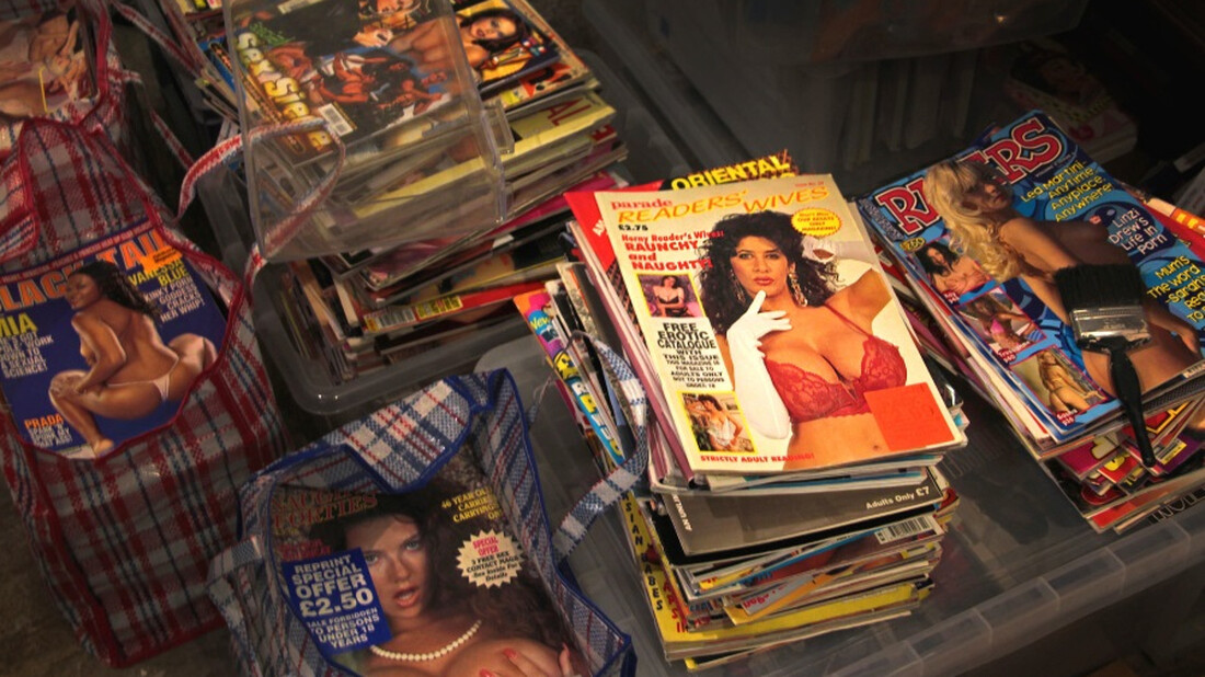 Εσύ τι θα έκανες αν κάποιος πετούσε τα ερωτικά περιοδικά σου;