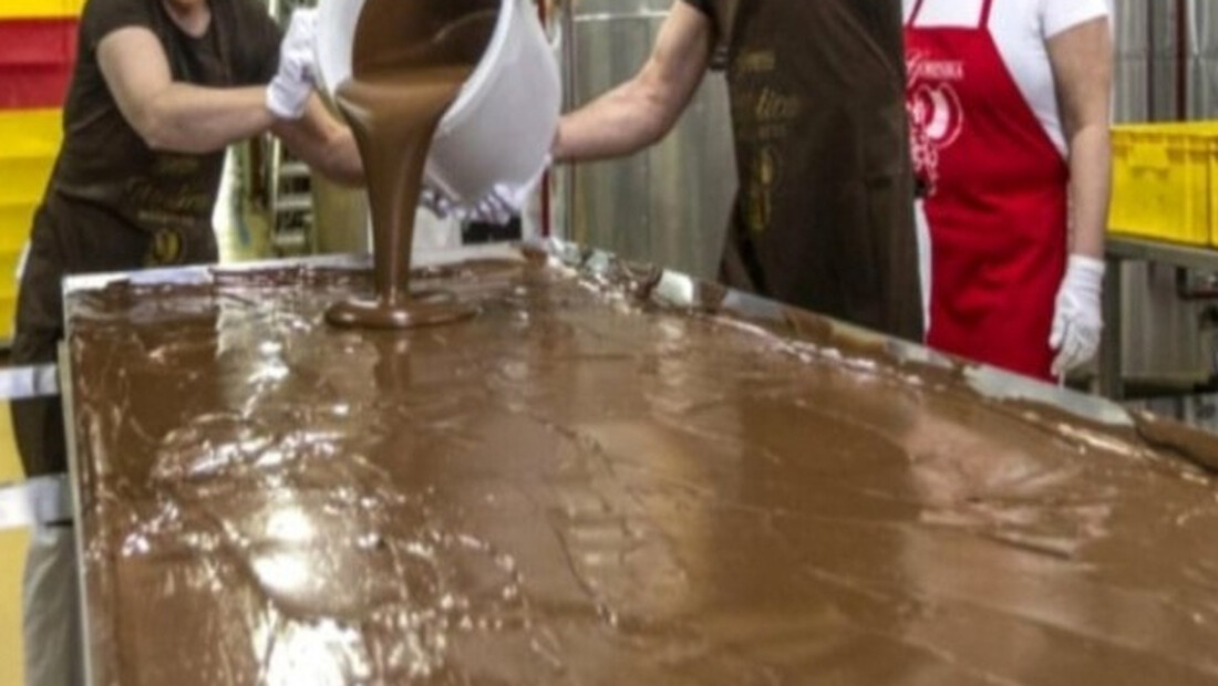 Ορμήστε: Έφτιαξαν σοκολάτα που ζυγίζει 97 κιλά!