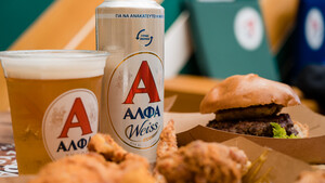 Ο Χρήστος Κάβουρας ήπιε τις μπίρες του και «άδειασε» το Athens Street Food Festival.