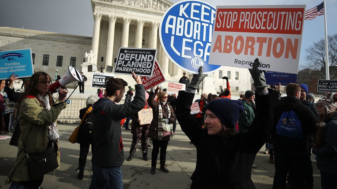 Στην Alabama αν μείνεις έγκυος από βιασμό, σε αναγκάζουν να γεννήσεις