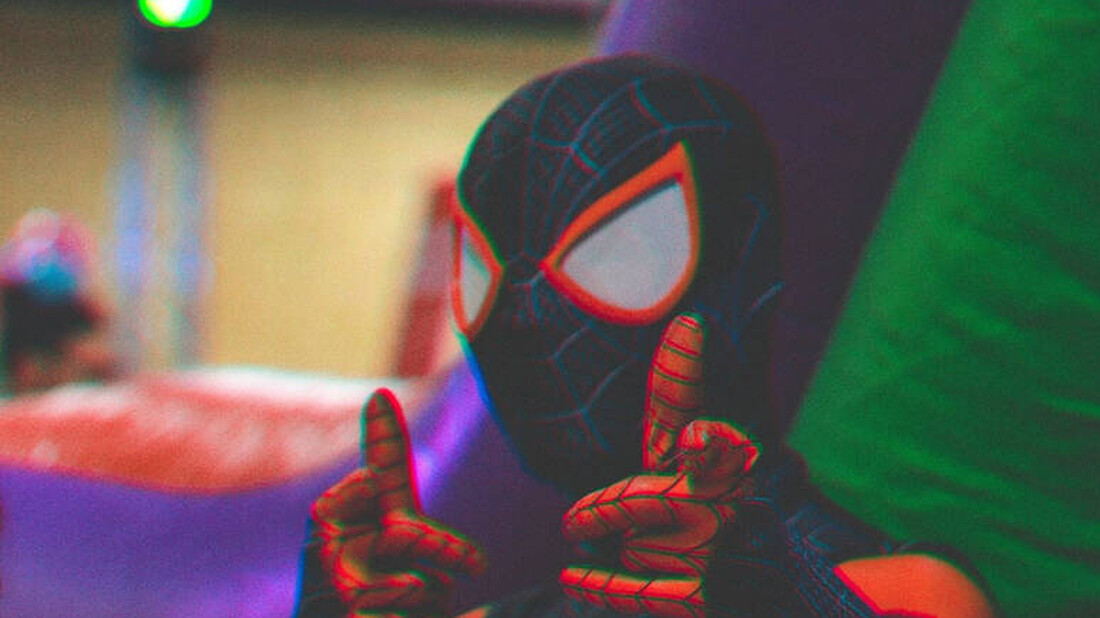 Τρεις λόγοι για να μπείτε με τα παιδιά σας στο Αραχνο-Σύμπαν του νέου Spider-Man