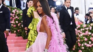  Η Naomi Campbell μόλις ανέβασε... εντελώς γυμνή της φωτογραφία