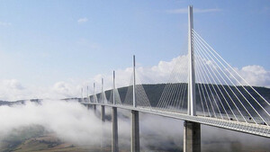 Πόσο ψηλή: Η εντυπωσιακή γέφυρα που βρίσκεται πάνω από τα σύννεφα!