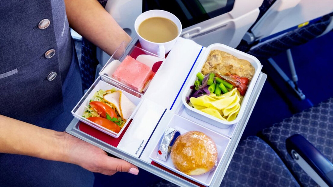 Μεγάλη αλήθεια: Γιατί το φαγητό του αεροπλάνου δεν έχει τόσο ωραία γεύση;