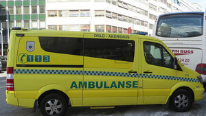 Συναγερμός στο Όσλο: Ένοπλος έκλεψε ασθενοφόρο κι έπεσε πάνω σε πλήθος