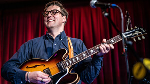 O Nick Waterhouse επιστρέφει στην Αθήνα μετά το εκκωφαντικό sold out του περασμένου Μαρτίου!