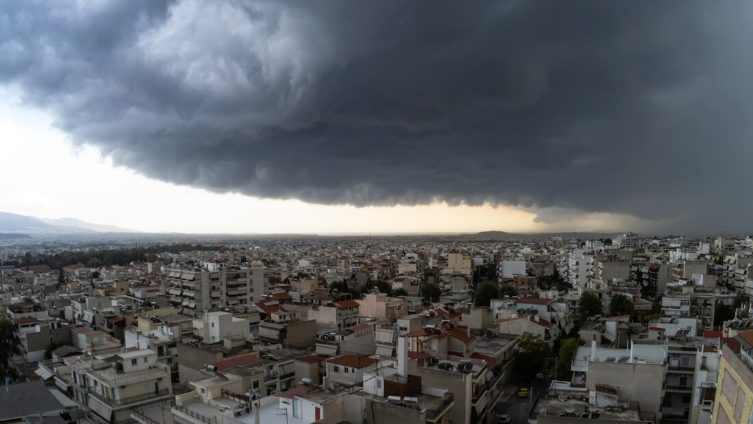 Έκτακτο δελτίο ΕΜΥ: Ήπειρο, Κρήτη και Αττική σάρωσε η κακοκαιρία - Πού θα «χτυπήσει» σήμερα