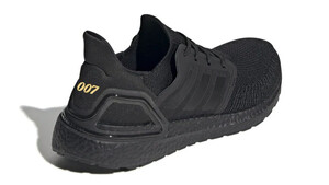 Αυτά είναι τα νέα sneakers του James Bond