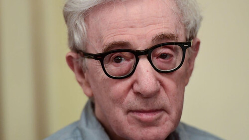 Woody Allen: Η θετή του κόρη βάζει φρένο στην έκδοση του βιβλίου του 