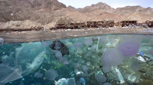 Οι φωτογραφίες που μαρτυρούν την καταστροφή των θαλασσών από το πλαστικό