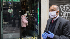 Κορονοϊός - Πέτσας: Έρχονται μέτρα για τους ασυνεπείς - Όριο σε αριθμό και διάρκεια μετακινήσεων