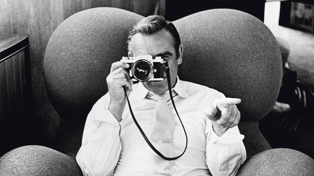 Η απόλυτη φωτογραφική συλλογή του James Bond είναι το δώρο που έψαχνες