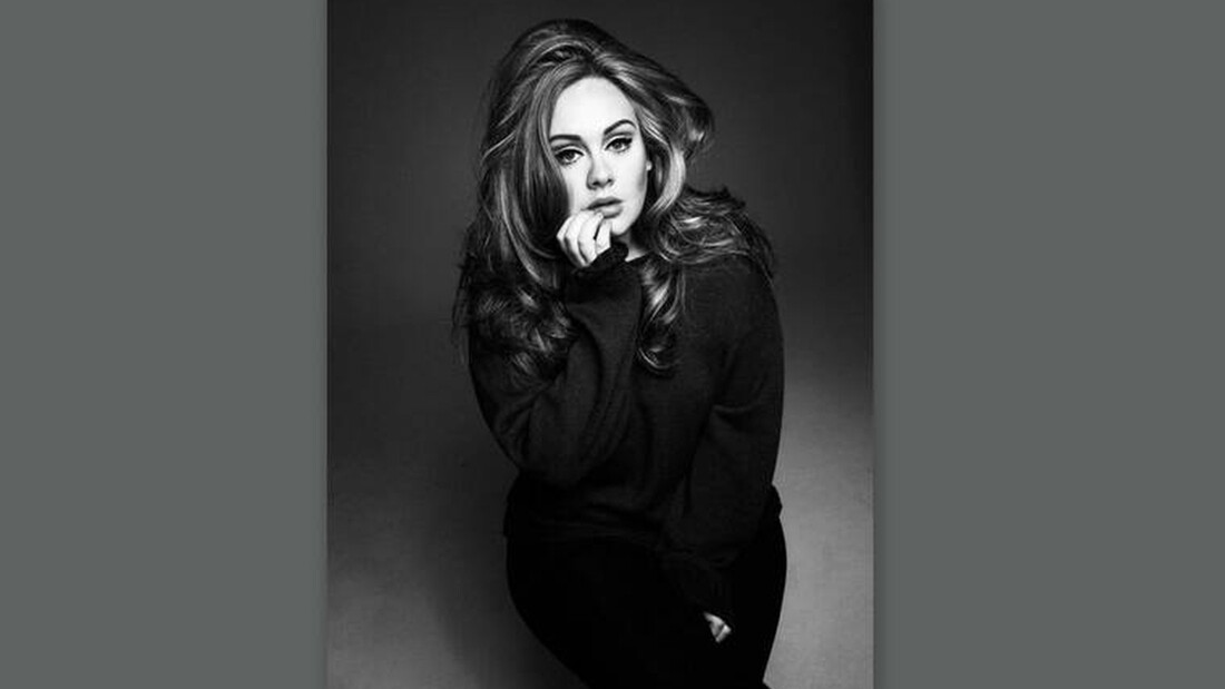 Αγνώριστη η Adele! Ολική η μεταμόρφωσή της – Έχασε 45 κιλά και φορά μίνι φόρεμα! (Photos)