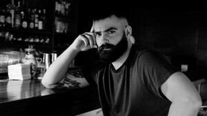 Ο Αντρέας Δημητρόπουλος είναι ο πιο αυθεντικός bartender που έχεις γνωρίσει