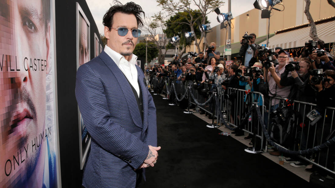 Ο Johnny Depp δεν άφησε τις ταμπέλες να τον καταστρέψουν
